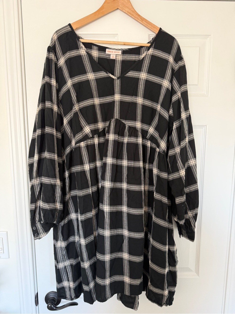 Knox Rose Black and Cream Plaid V-Neck Babydoll Midi Dress